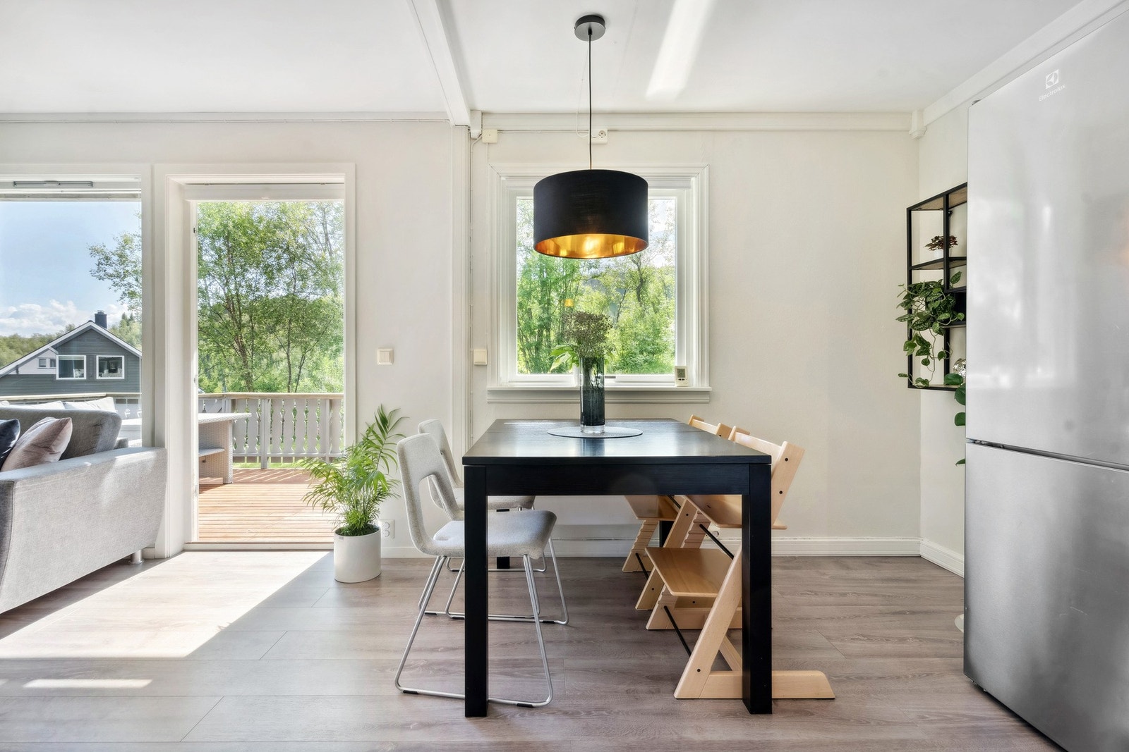 God plass for større spisebord på kjøkken/stue. Galleribilde