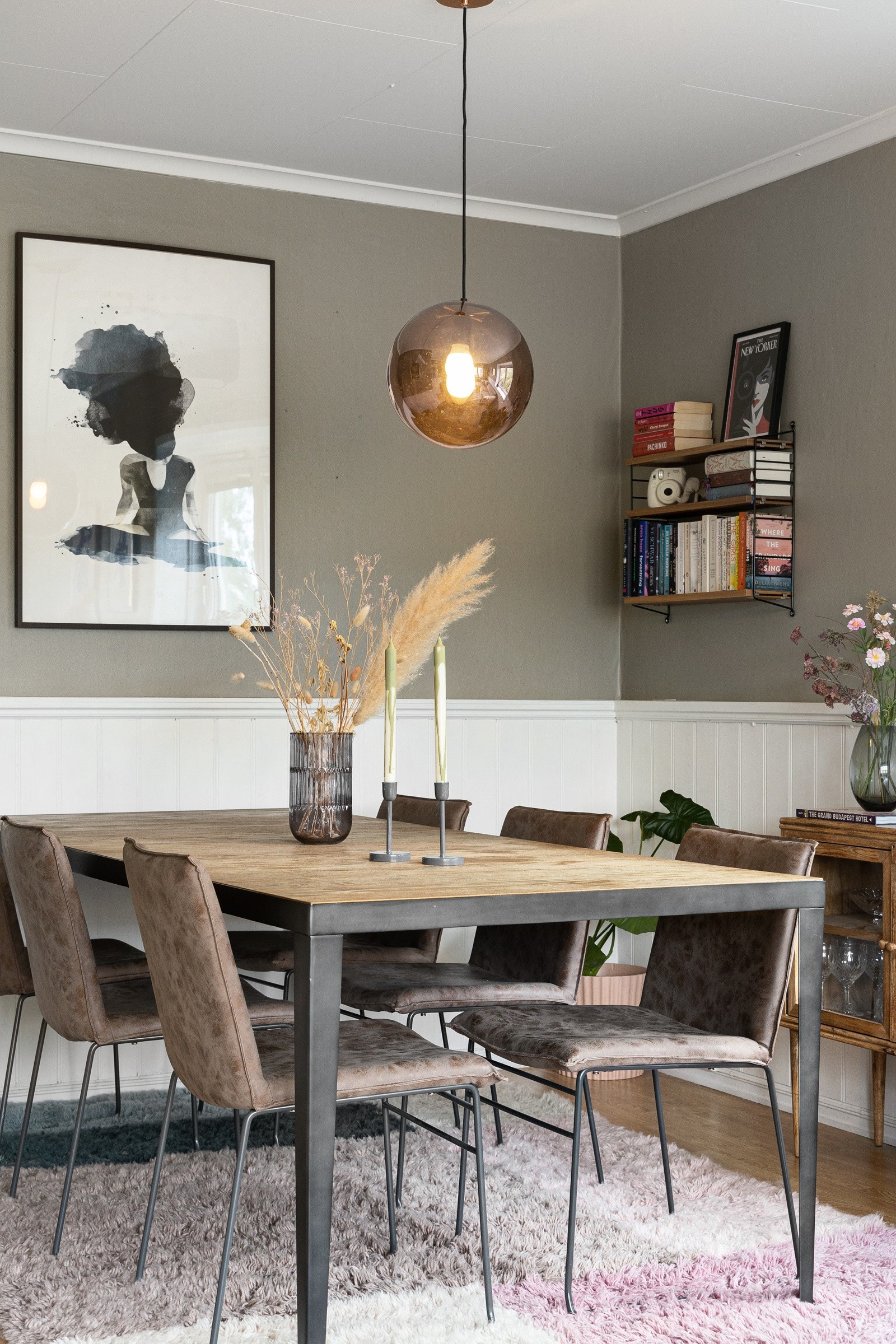 Detaljer. Her kan du invitere venner og bekjente på trivelige middagsselskaper. Galleribilde