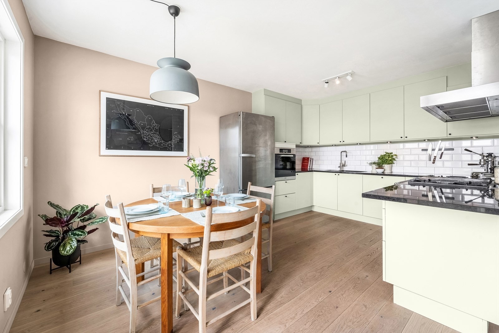 Alle vegger ble sparklet og malt 2020 Galleribilde