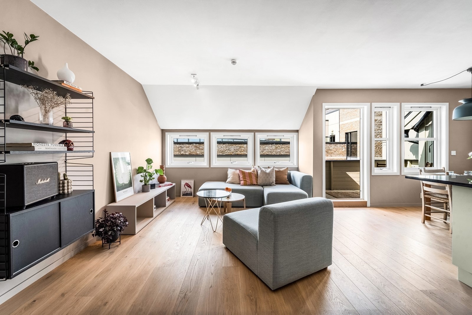 Gjennomgående 3-roms som ble pusset opp i 2020 Galleribilde