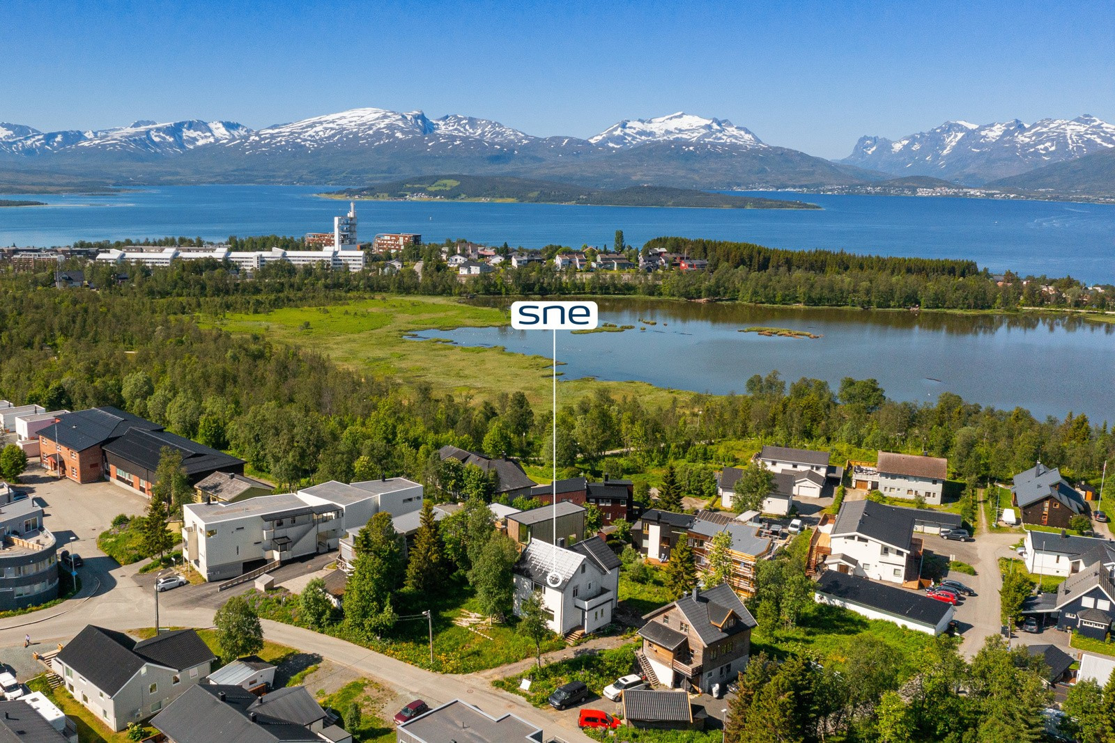 En sjelden mulighet på en av de aller flotteste eiendomstomtene på Tromsøya!