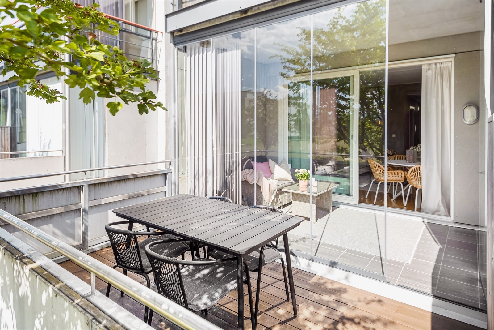 I tillegg får du en terrasse med god plass til utemøbler og grill. Galleribilde