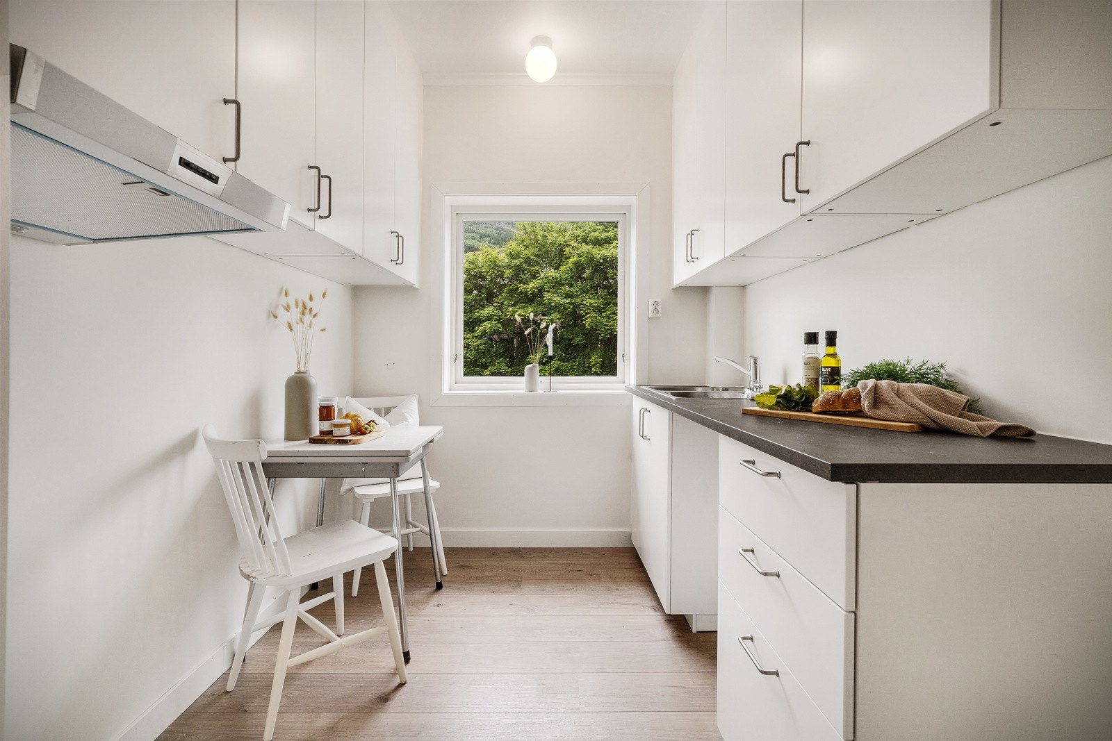 Kjøkken emd ny innredning fra 2023. Galleribilde