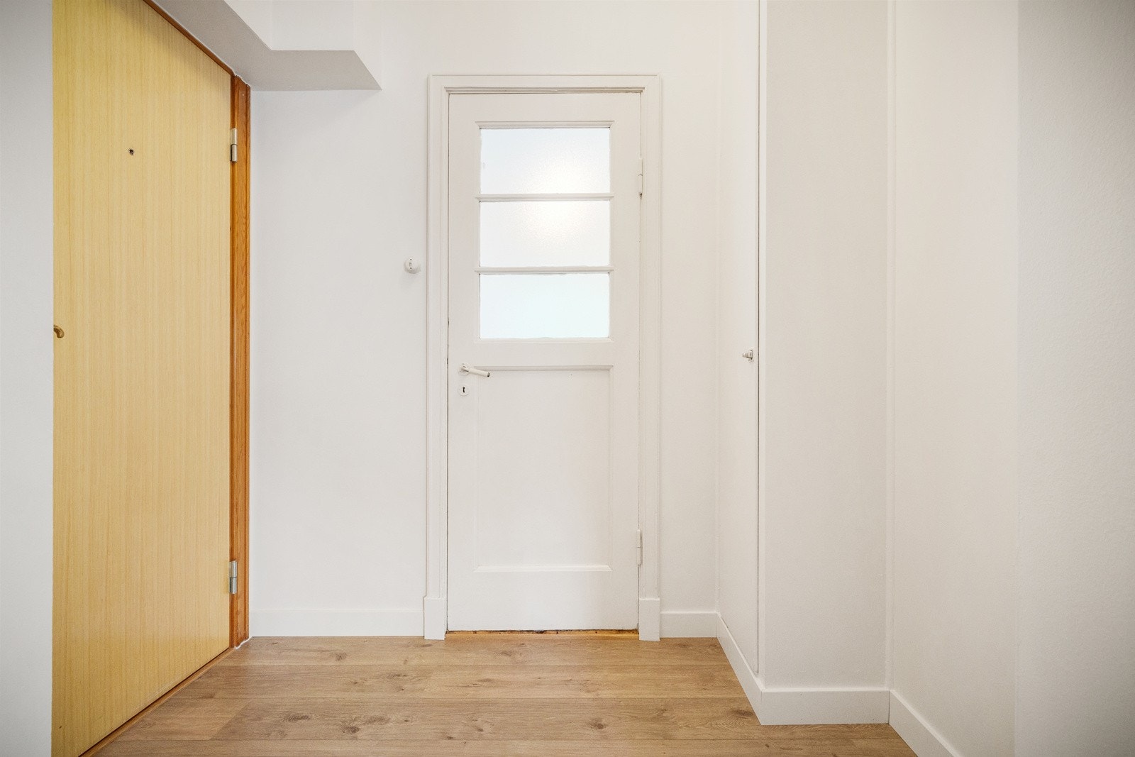 Leiligheten har forøvrig en romslig entré. Galleribilde