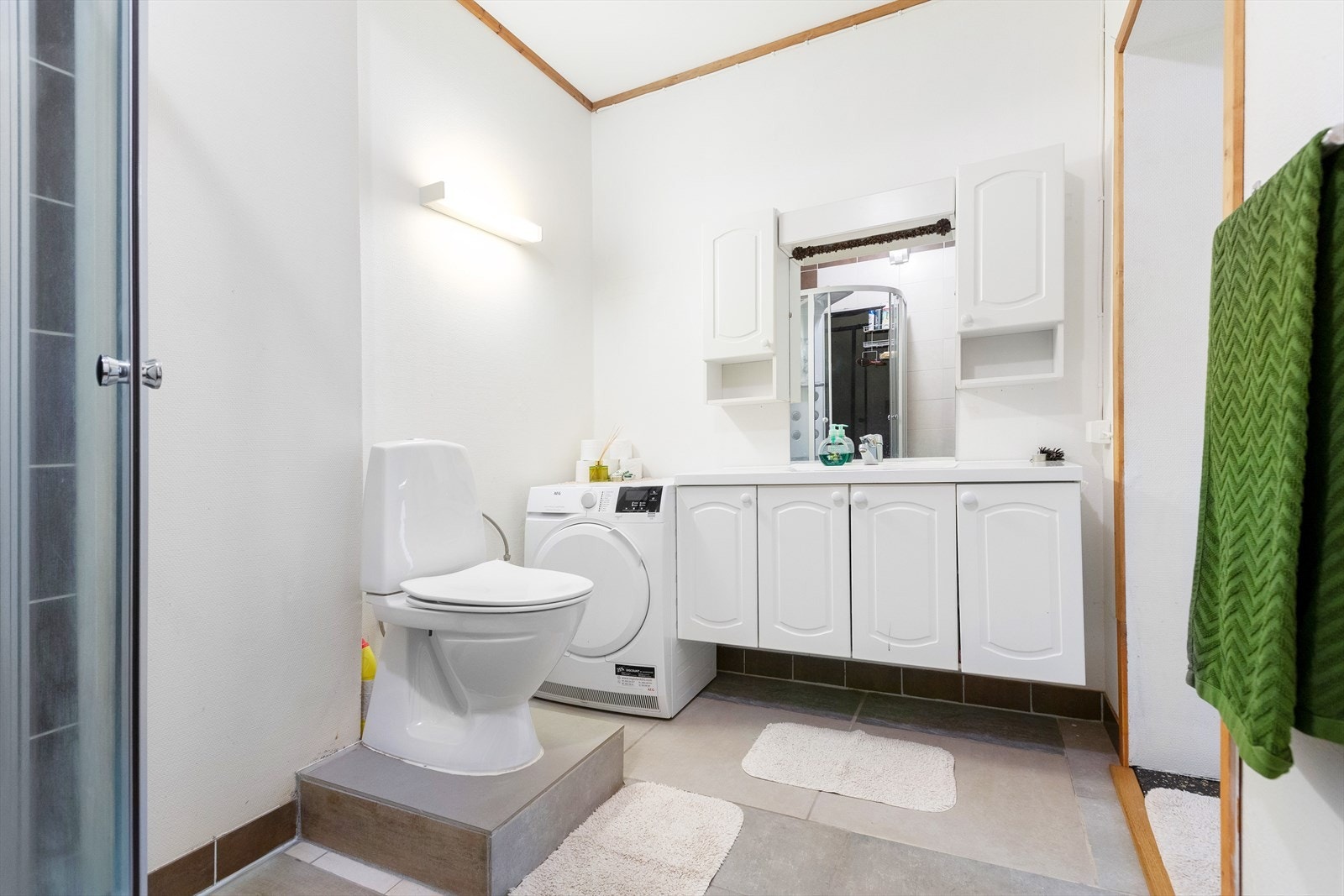 Opplegg for vaskemanskin på badet Galleribilde