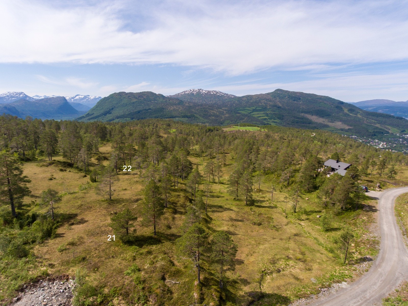Tomtene 21 og 22 ligger i vestre del av Skeisnebba med vakkert omland Galleribilde