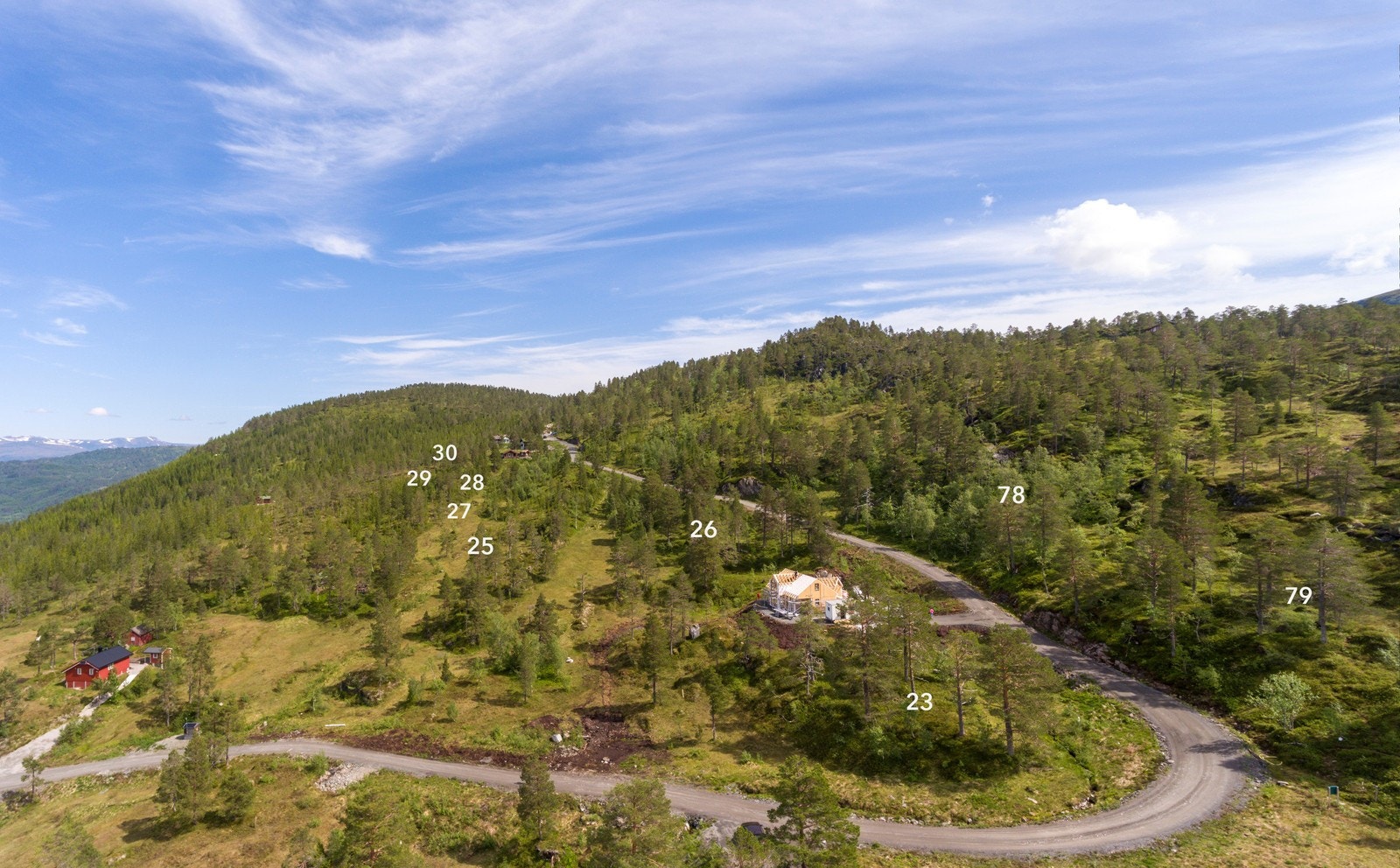 Det er fortsatt mange meget flotte tomtemuligheter øverst i Skeisnebba Galleribilde