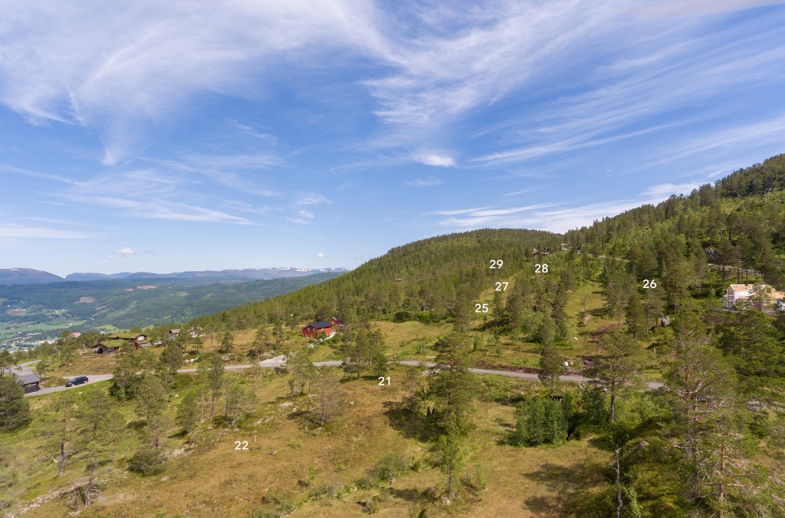 Det er fortsatt mange meget flotte tomtemuligheter øverst i Skeisnebba Galleribilde