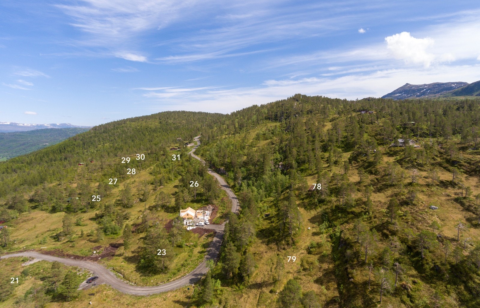 Det er fortsatt mange meget flotte tomtemuligheter øverst i Skeisnebba Galleribilde