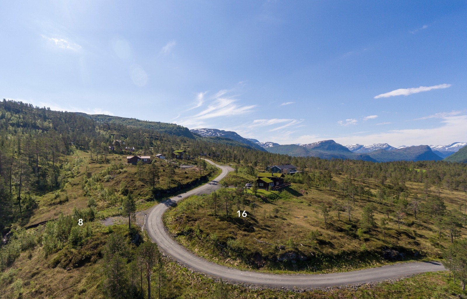 Hyttetomtene i Skeisnebba ligger på ca. 350-450 moh. Galleribilde