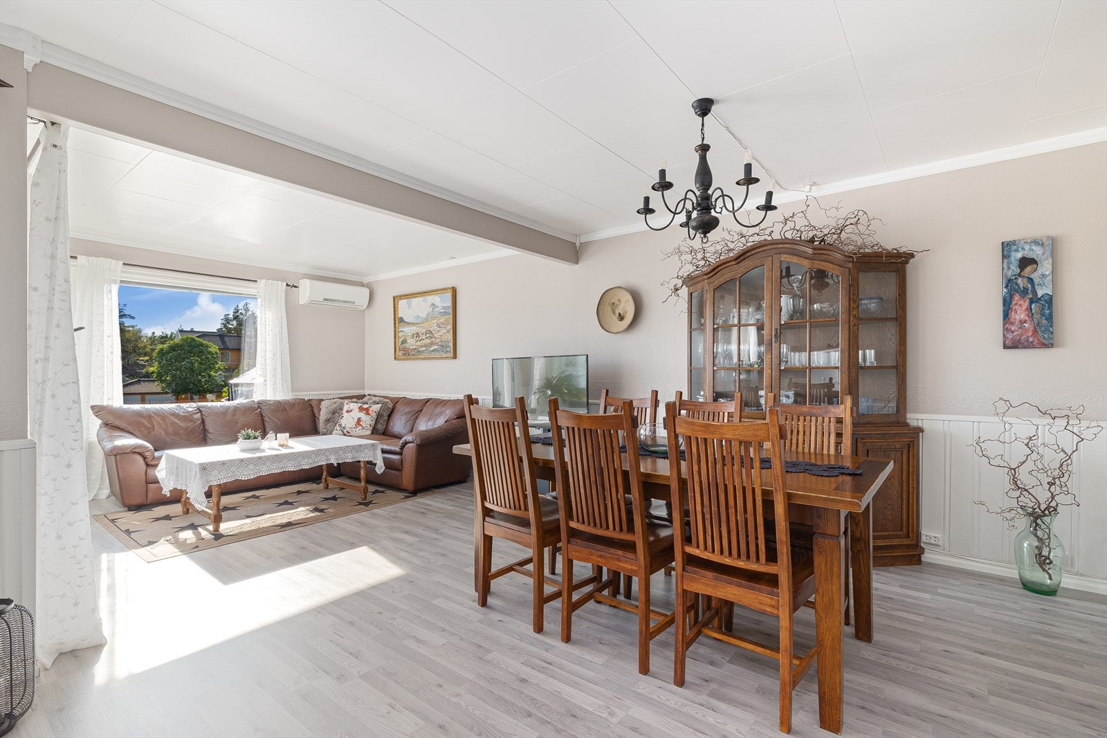 Stue/spisestue Galleribilde