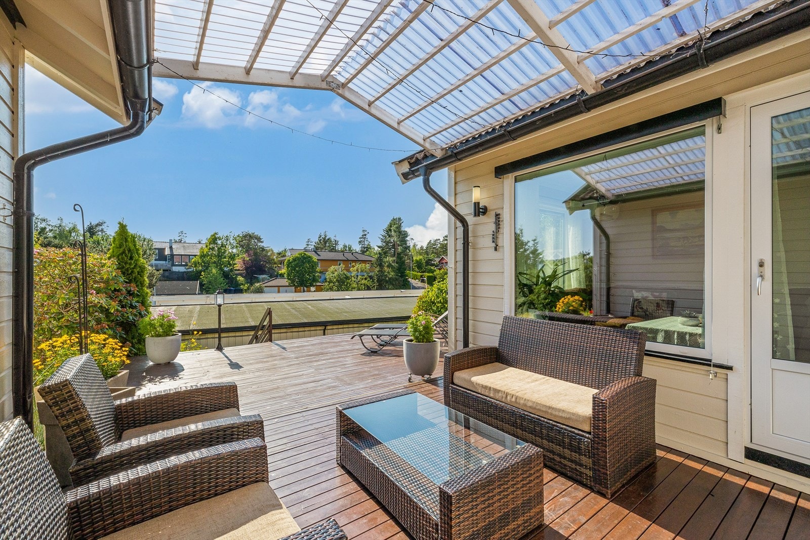 Overbygg over deler av uteplassen Galleribilde