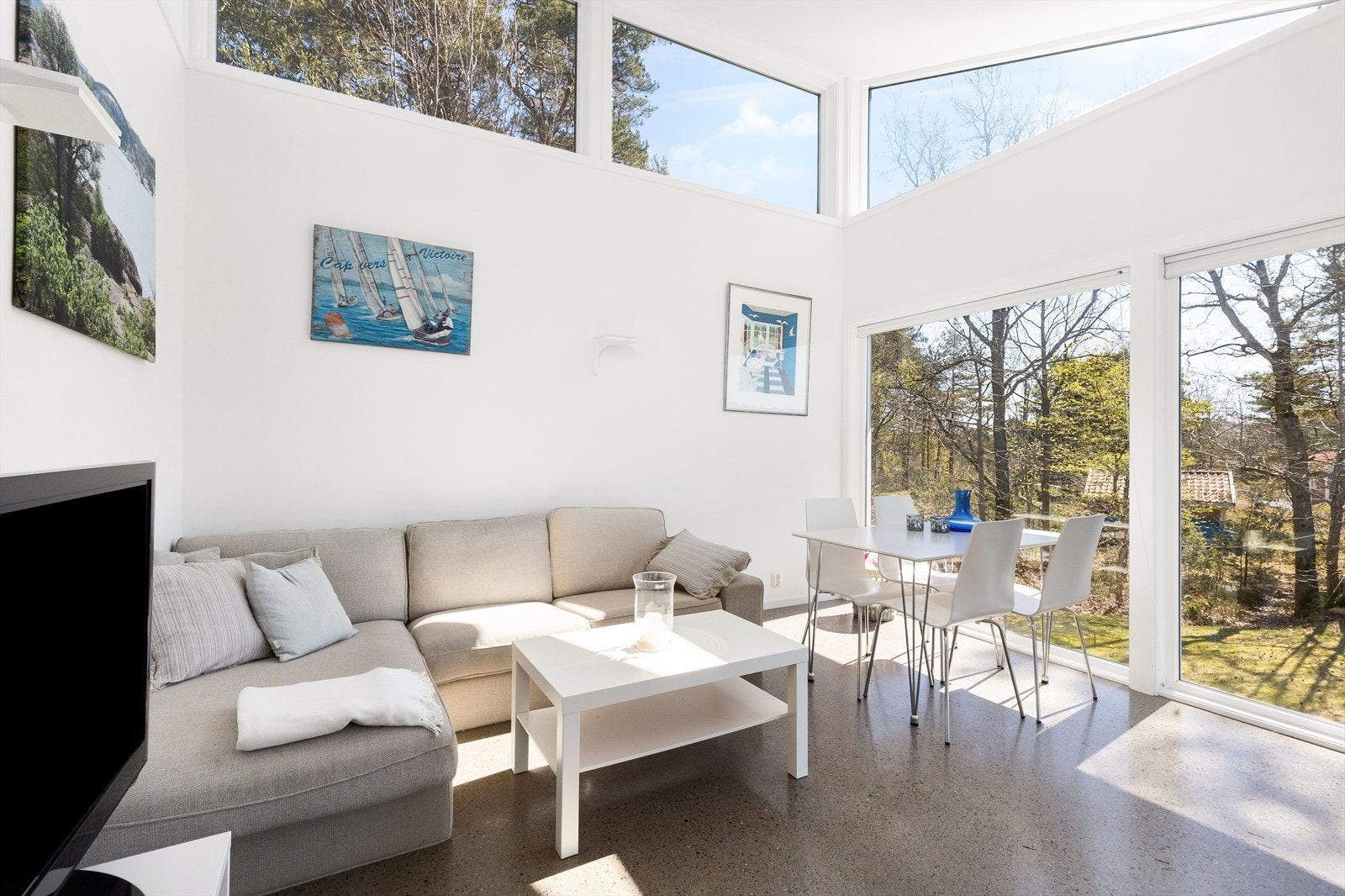 Hytta har en egen gjestedel, holdt i samme stil som hoveddelen. Galleribilde