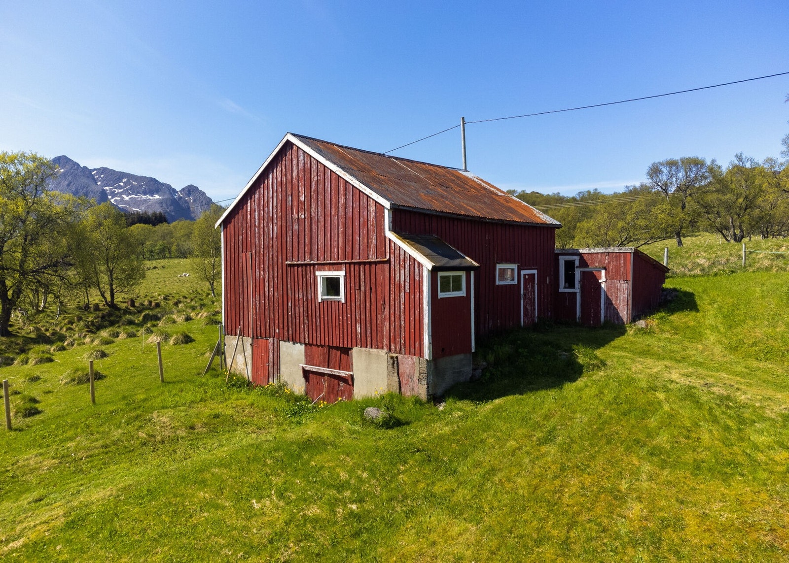 Eldre fjøs på ca. 47 kvm - andvendes som uthus/lager Galleribilde