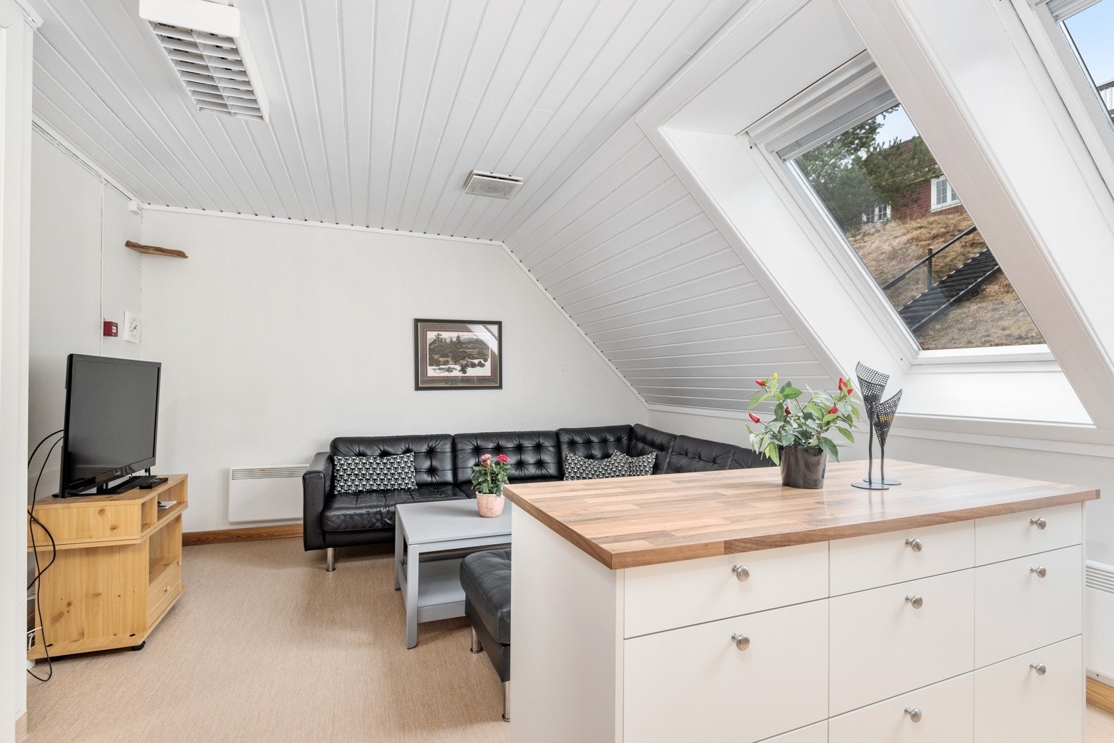 Stue med åpen kjøkkenløsning Galleribilde