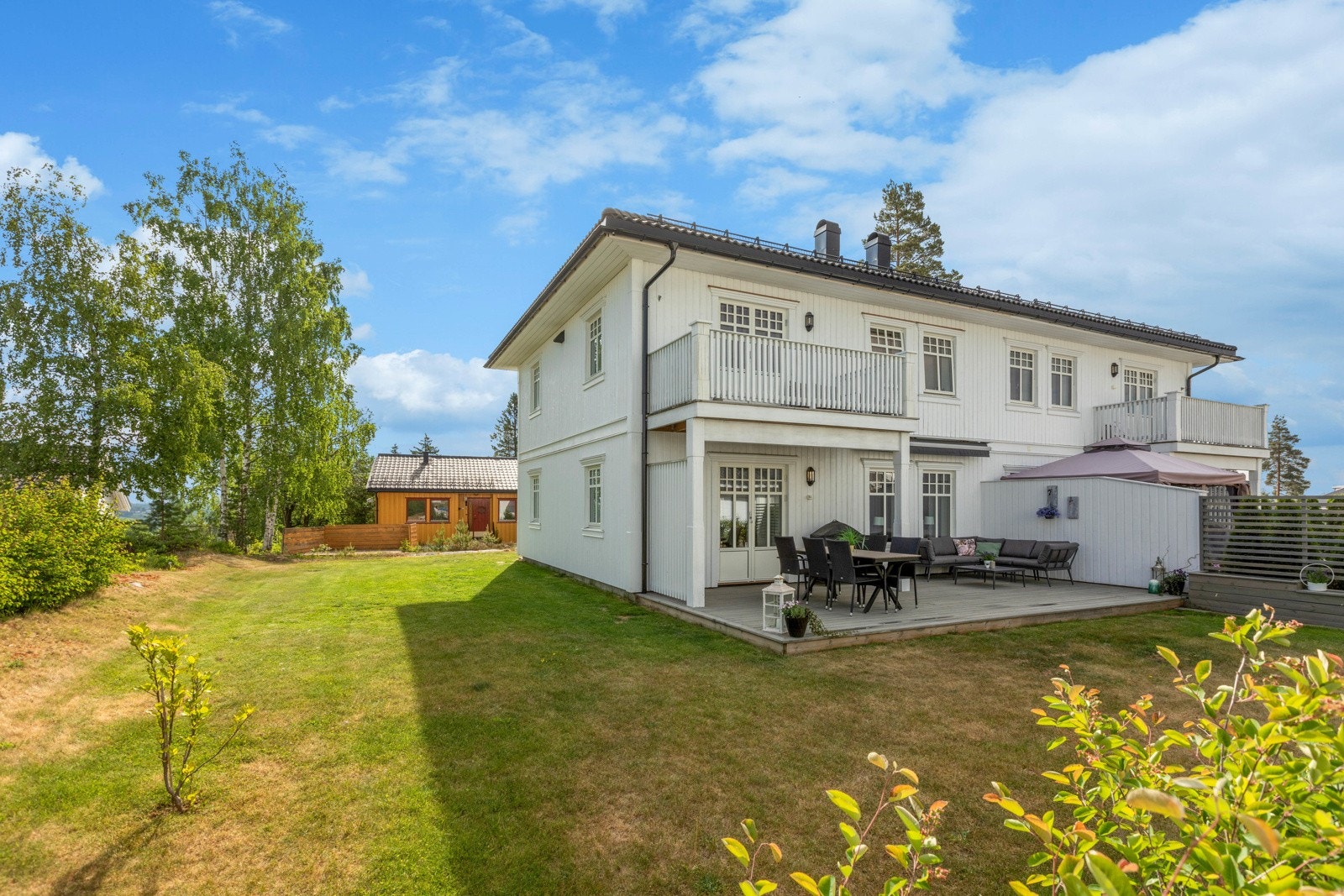 Tomannsboligen ligger i et barnevennlig og hyggelig område. Galleribilde