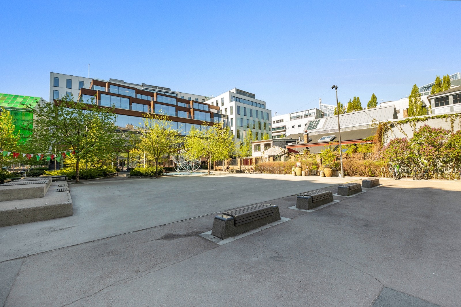 Akerselva renner gjennom Grønland og har i senere år blitt oppgradert med flotte, ryddige turstier. Galleribilde