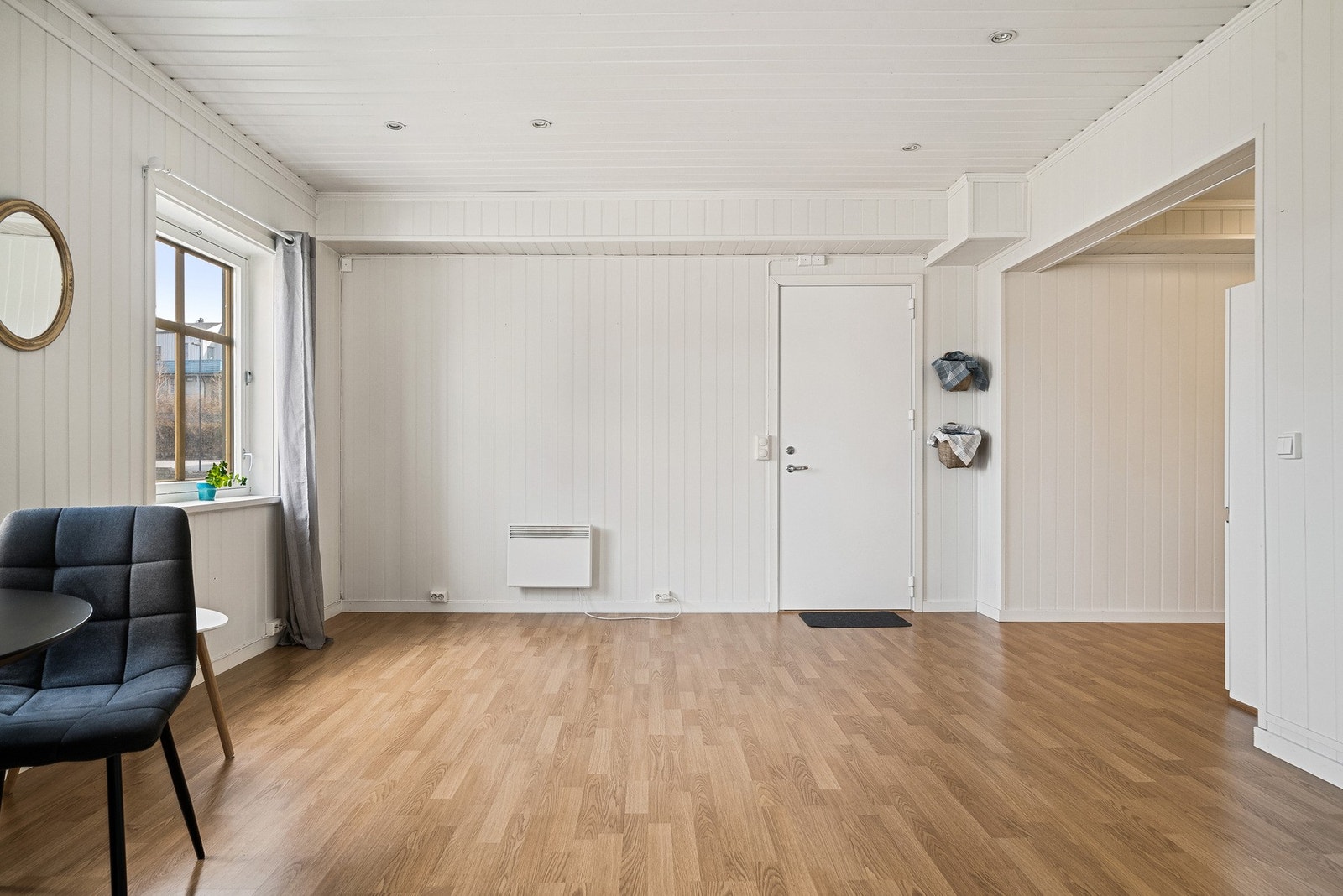 Inngangsdør rett frem Galleribilde