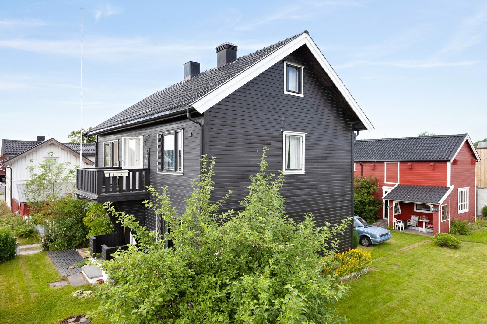 Eldre bolig med romslig tomt på ca. 910 kvm. Galleribilde