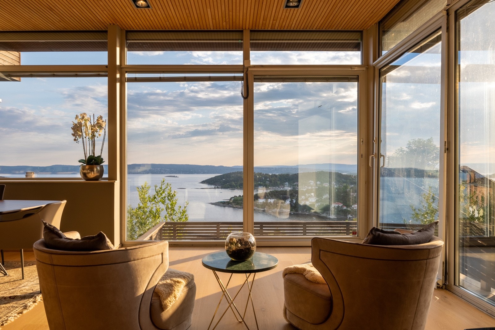 Orkesterplass til solnedgangen over Oslofjorden Galleribilde