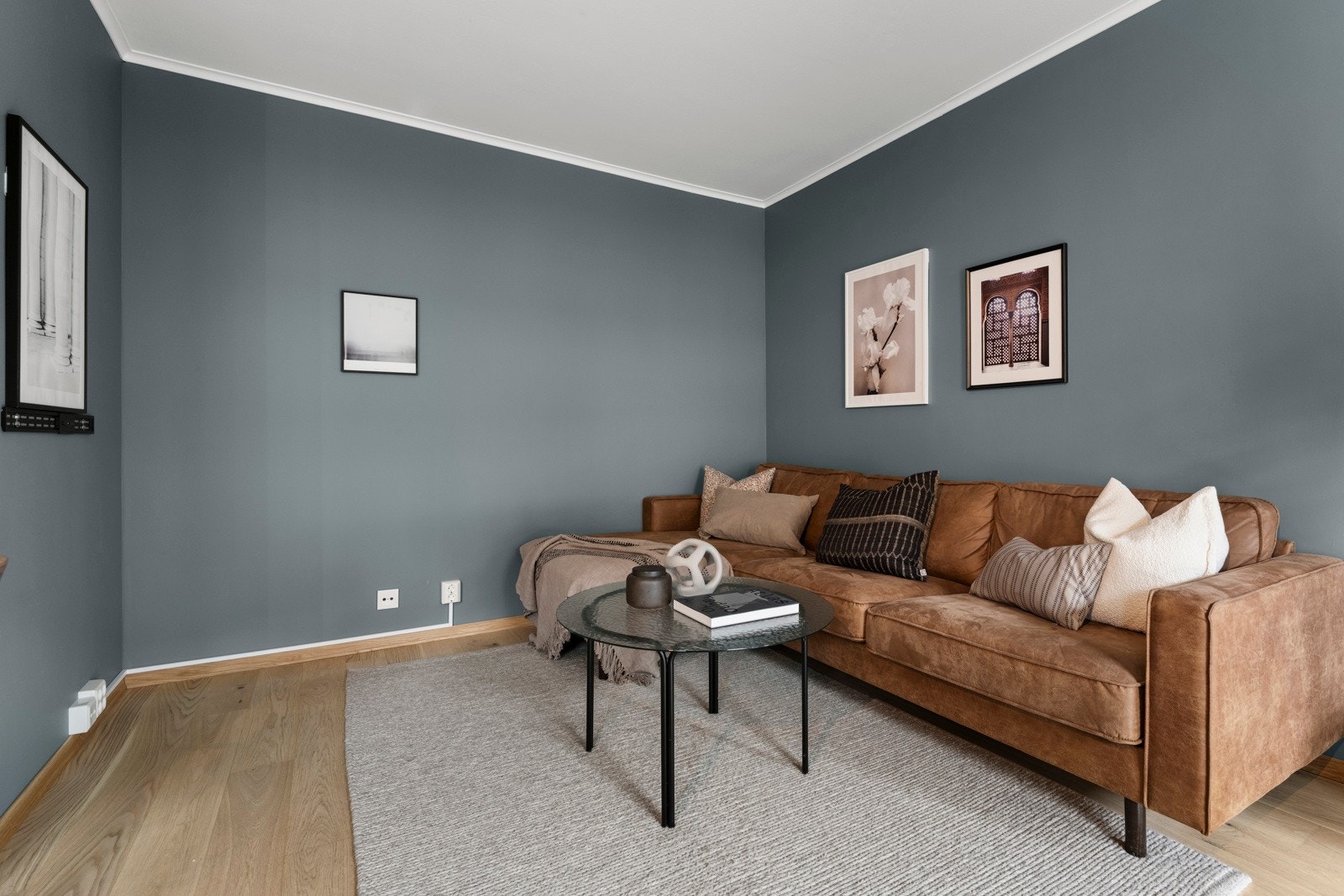 Allrommet har god planløsning og smarte løsninger som gir flere soner. Galleribilde