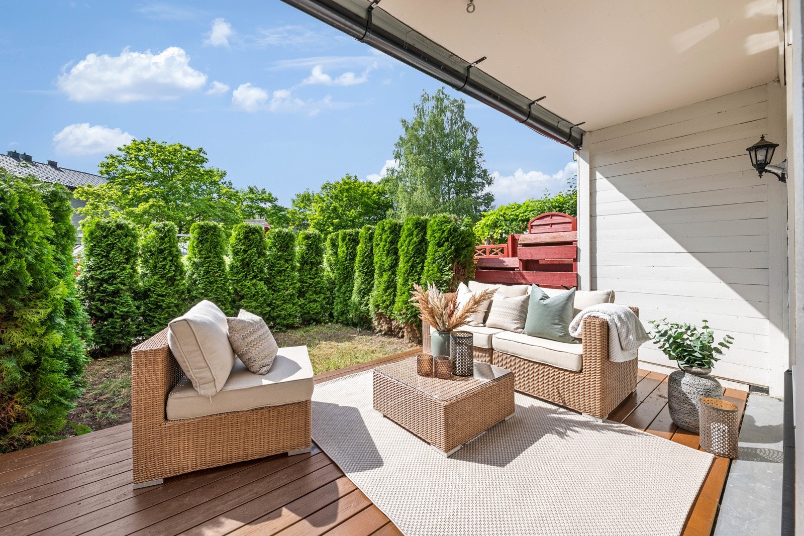 Deilig, solrik uteplass. Galleribilde