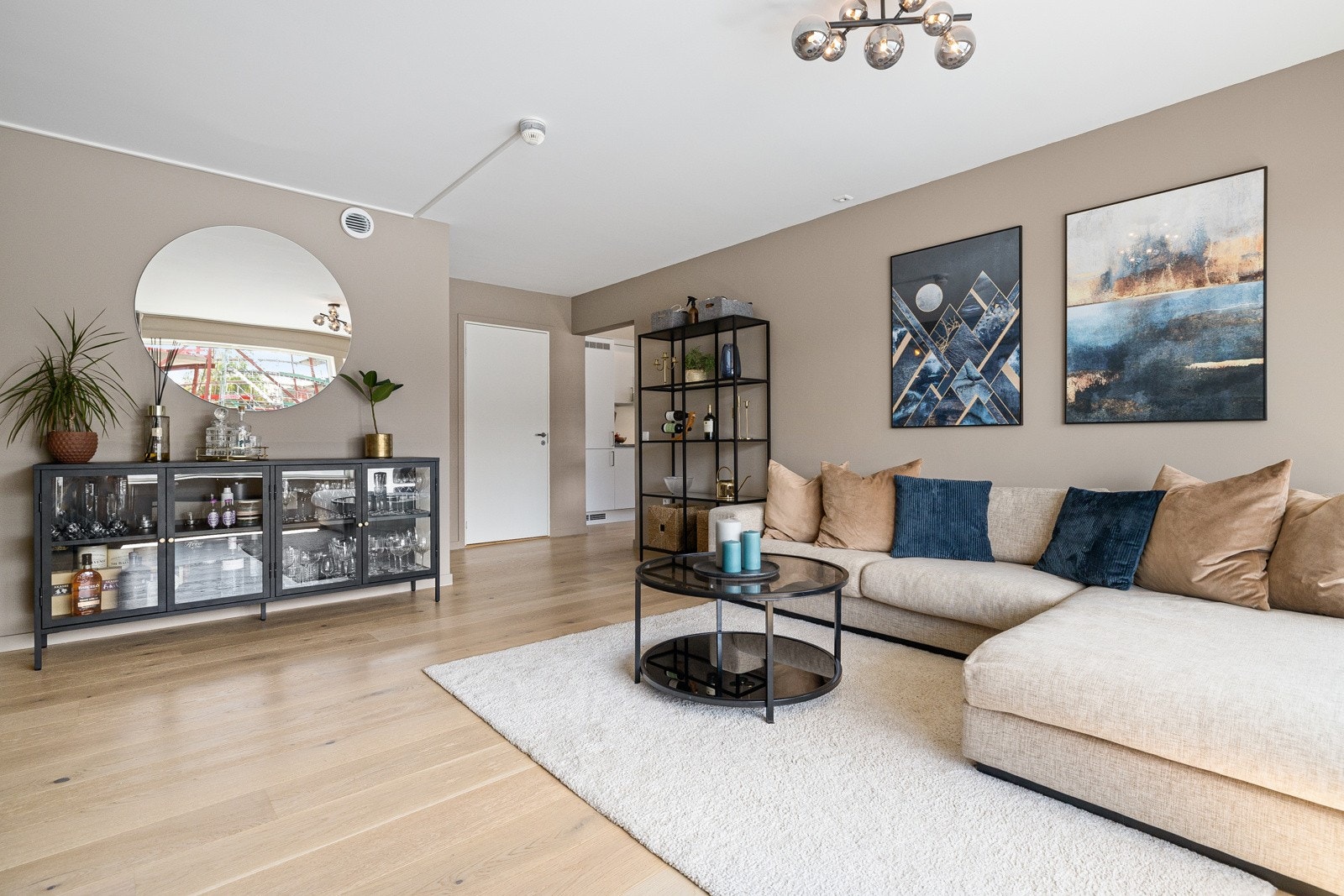 Velkommen til Hovseterveien 68 B, presentert av Erik Høyem v/ EIE eiendomsmegling avd. Røa. Galleribilde