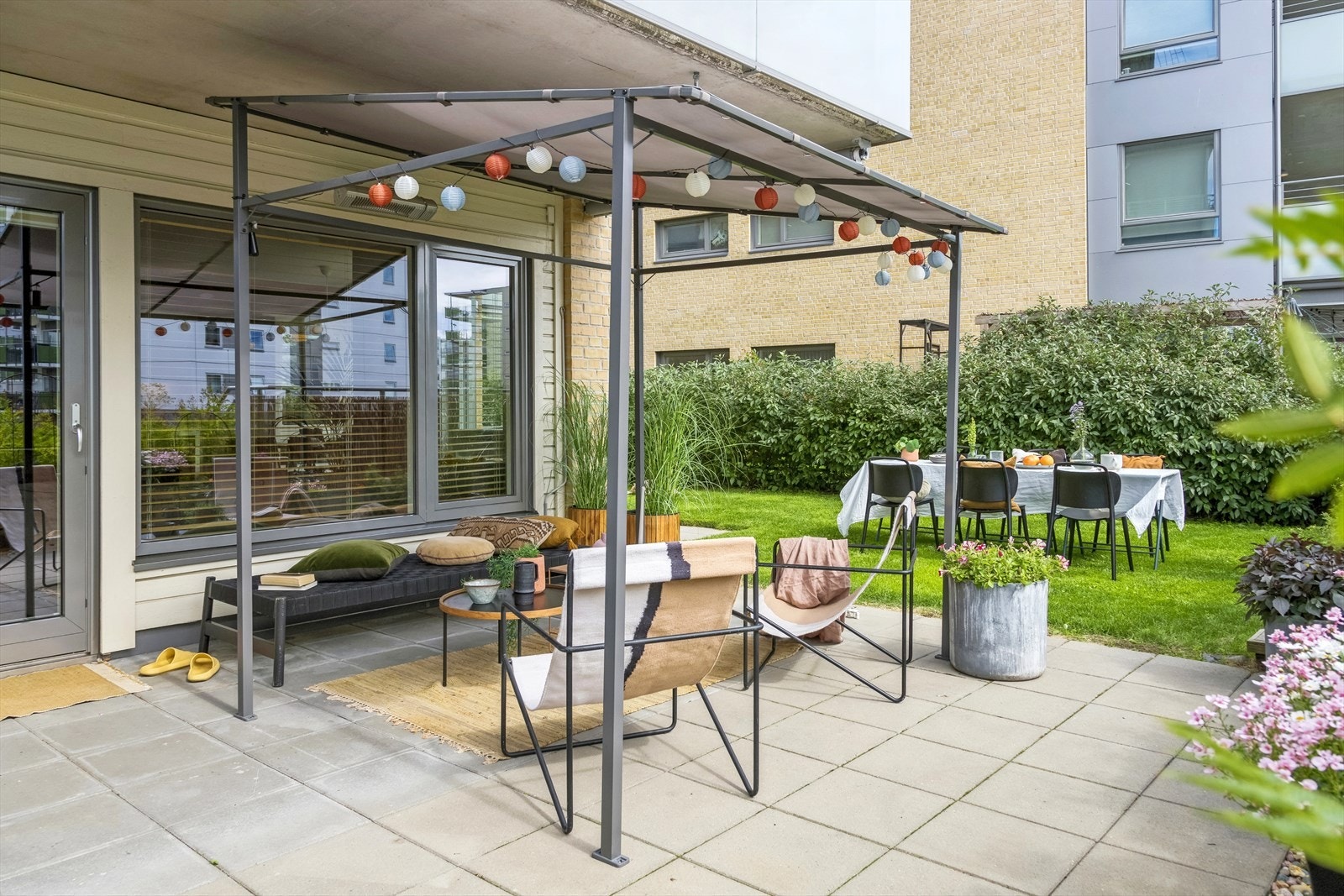 Her får du totalt ca. 74m² usjenert uteplass Galleribilde
