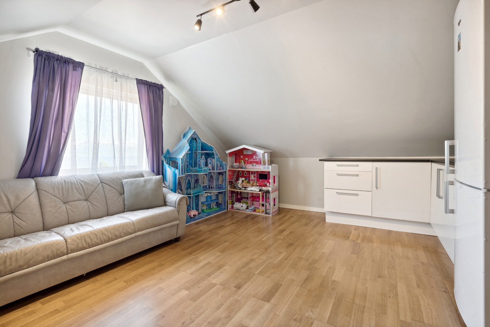 Soverom på loft Galleribilde