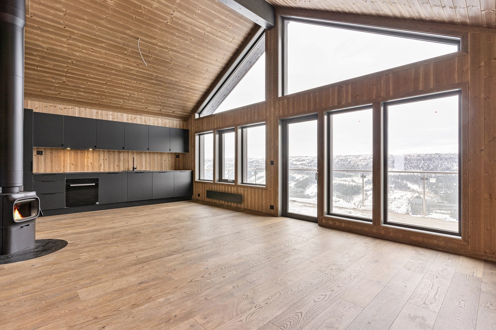 God plass til både spisebord og sofakrok Galleribilde