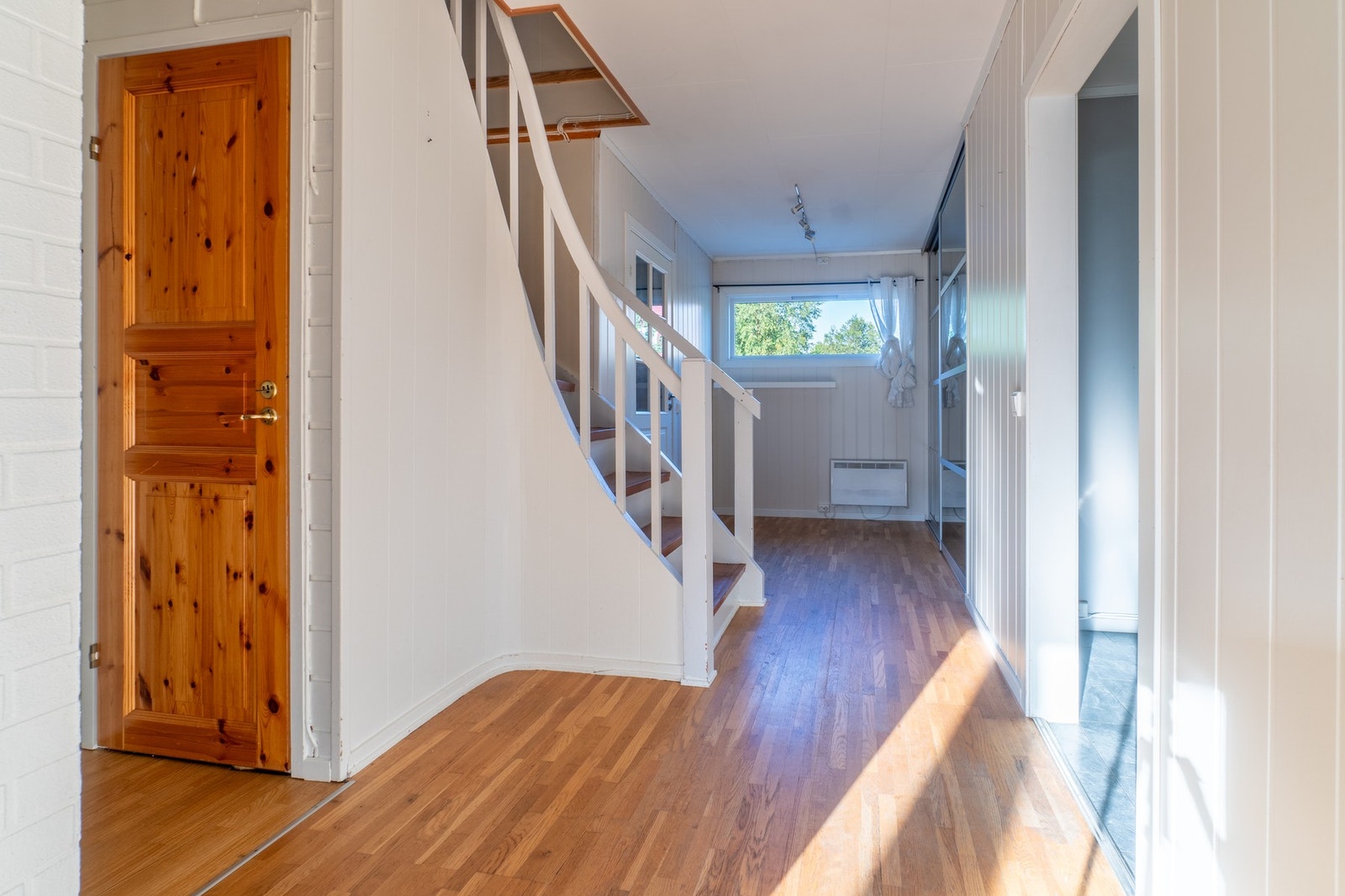 I kjelleren er det fyrrom/vaskerom og lagringsplass. Galleribilde