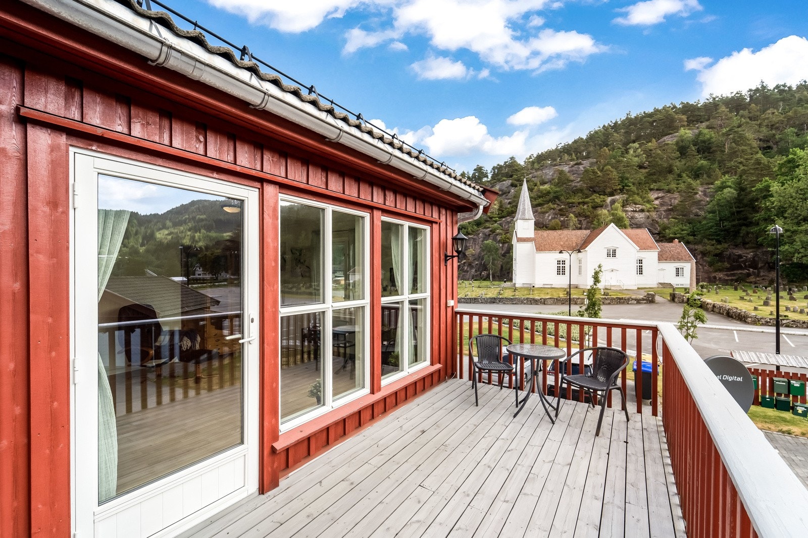 Veranda med adkomst fra stuen. Galleribilde