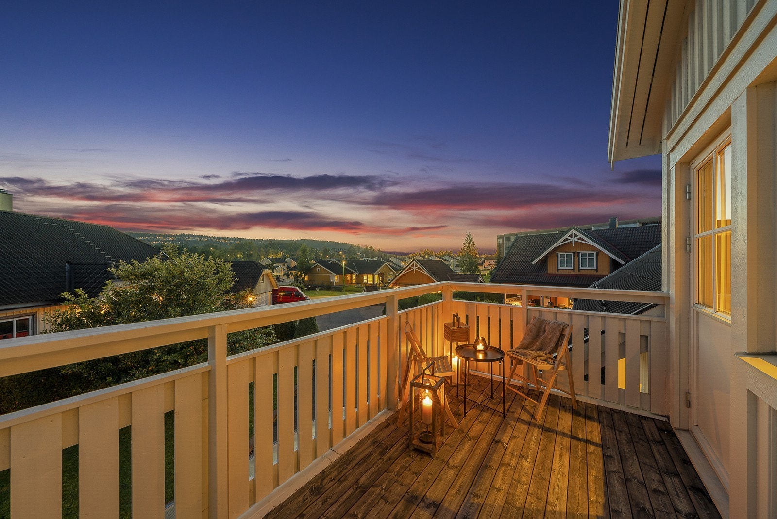 Herfra kan man sitte og nyte vakre solnedganger. Galleribilde