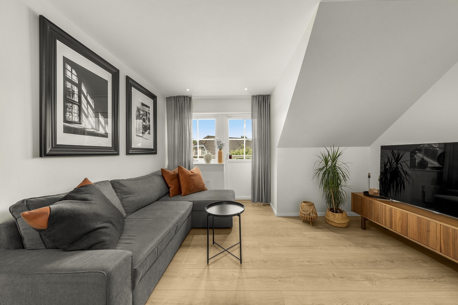 Herfra har du utgang til en vestvendt balkong. Galleribilde