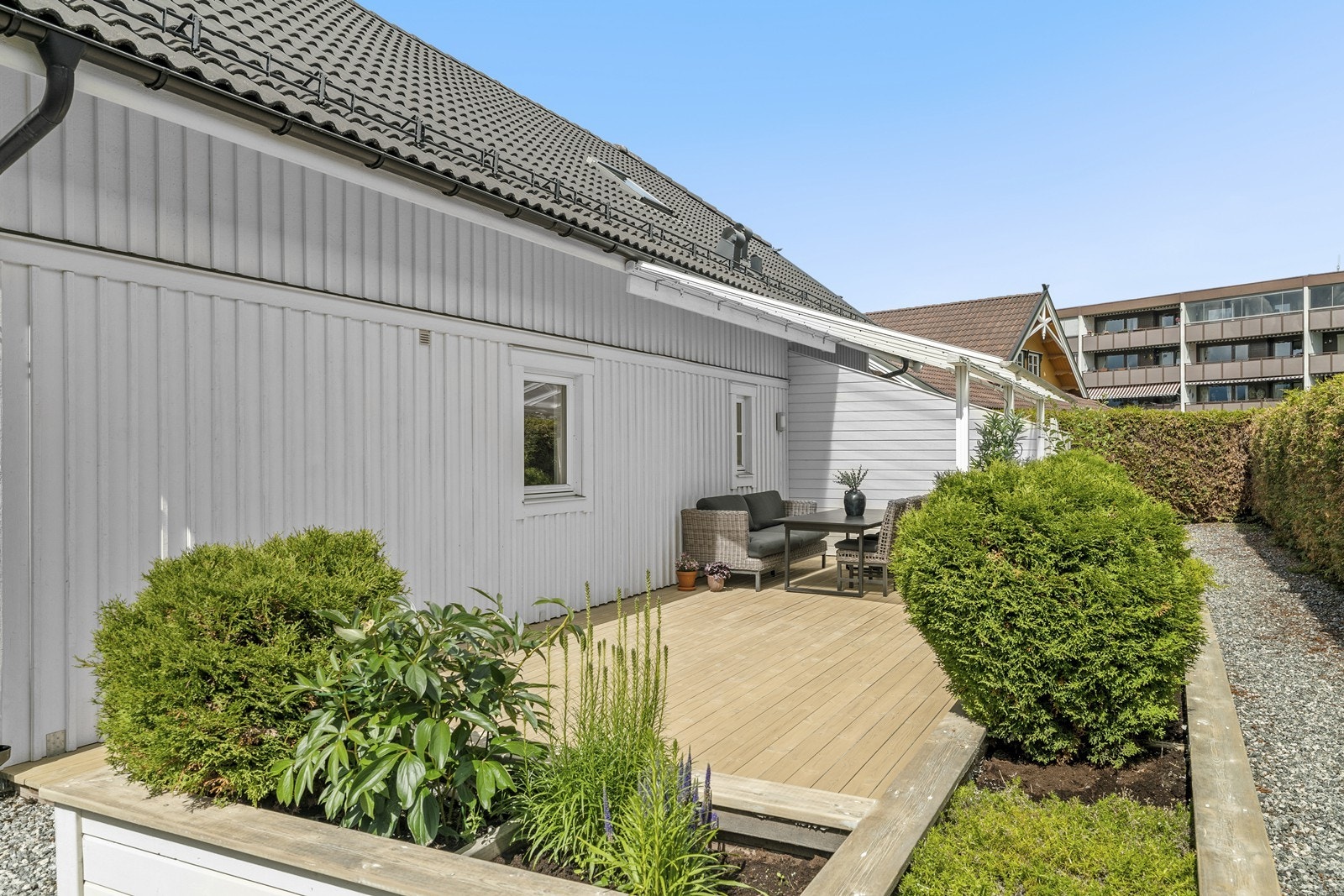 Østvendt terrasse med morgen- og formiddagssol. Galleribilde