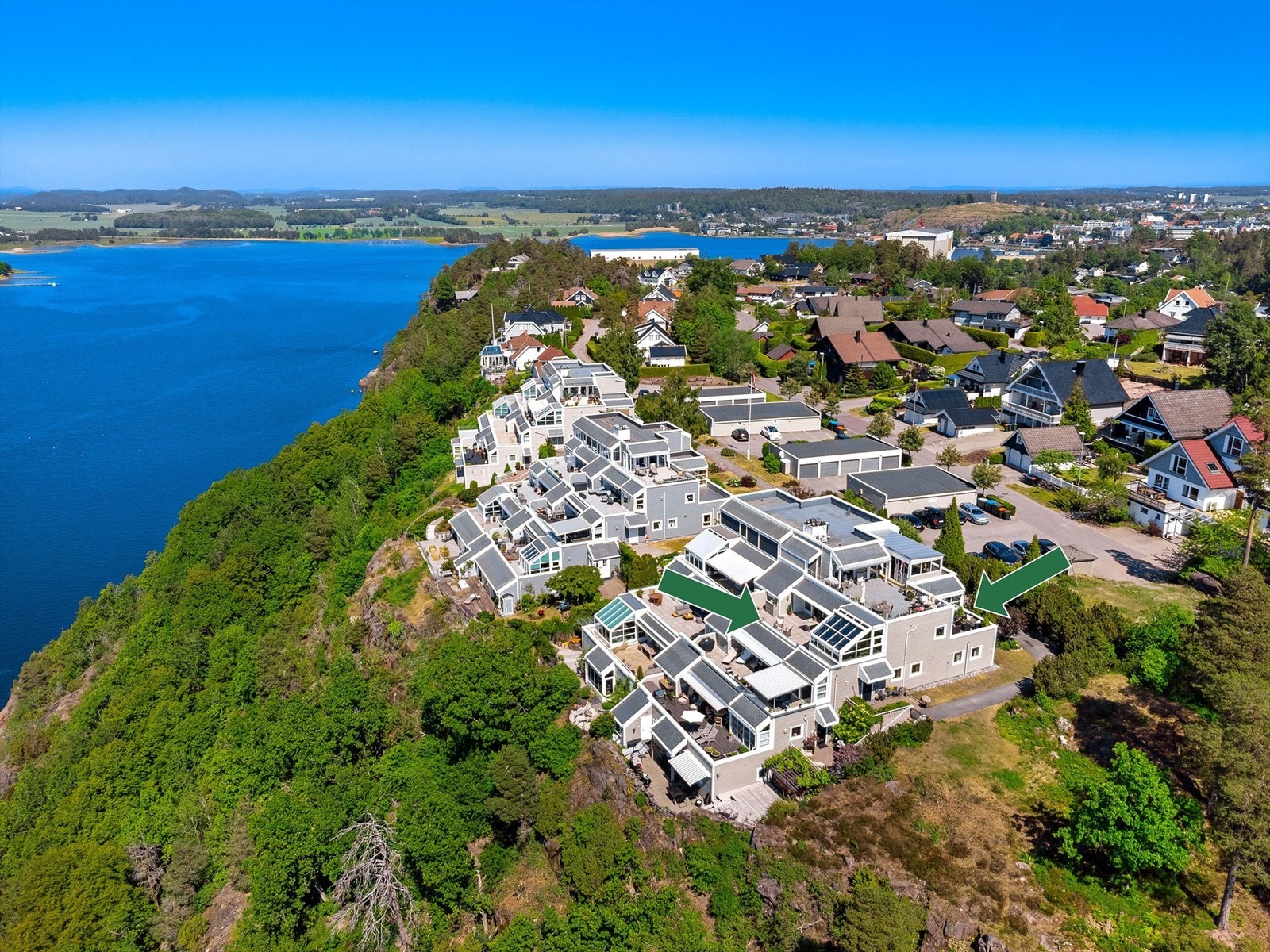 Terrasse leiligheten har en kongelig beliggenhet og en fantastisk utsikt Galleribilde
