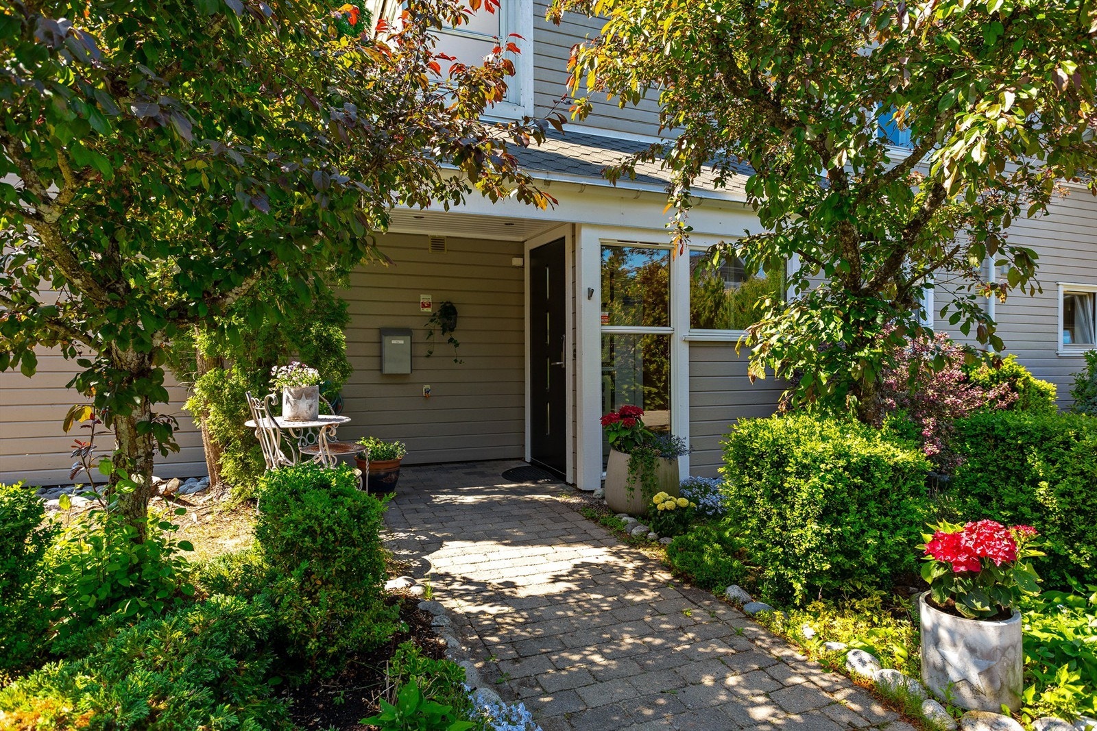 Et koselig inngangsparti til leiligheten Galleribilde