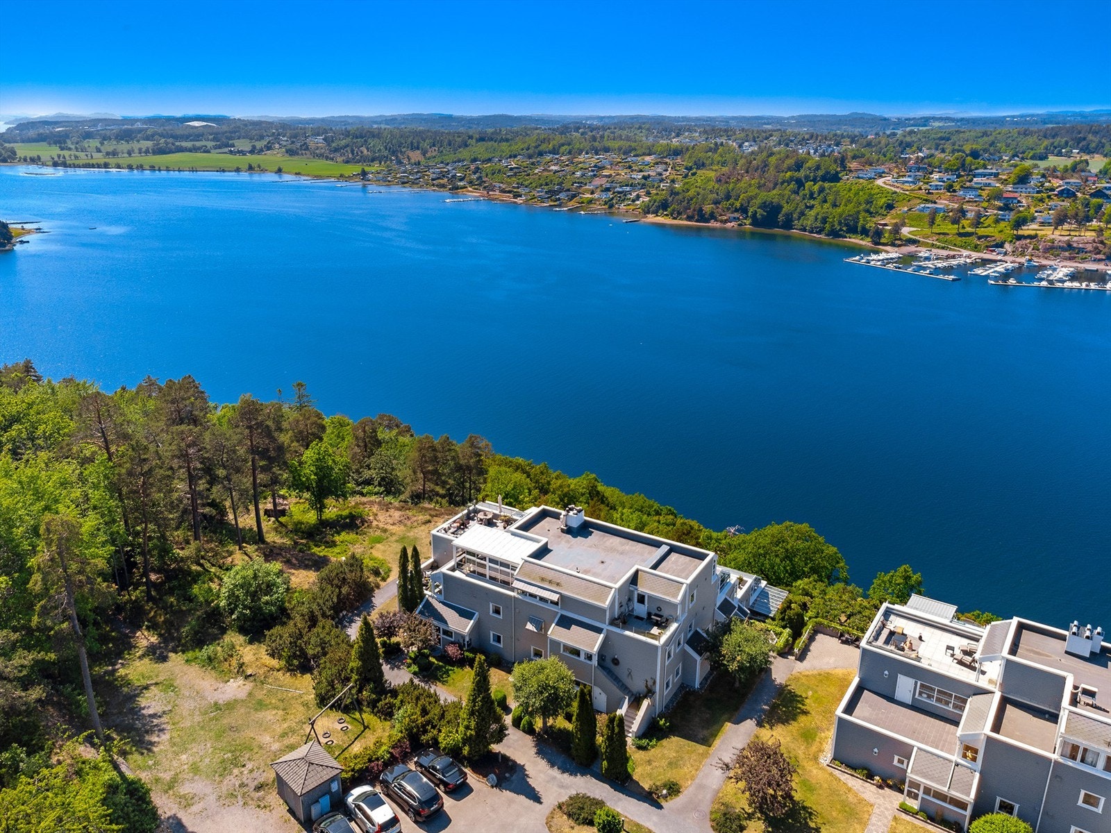 Velkommen til Ramberg terrasse 25 E - en nydelig og vestvendt beliggenhet!! Galleribilde