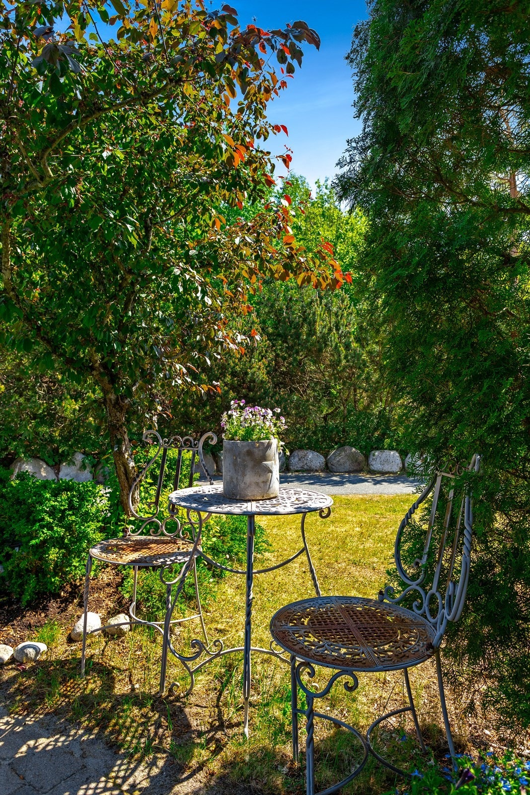 Sitteplass ved inngangspartiet Galleribilde