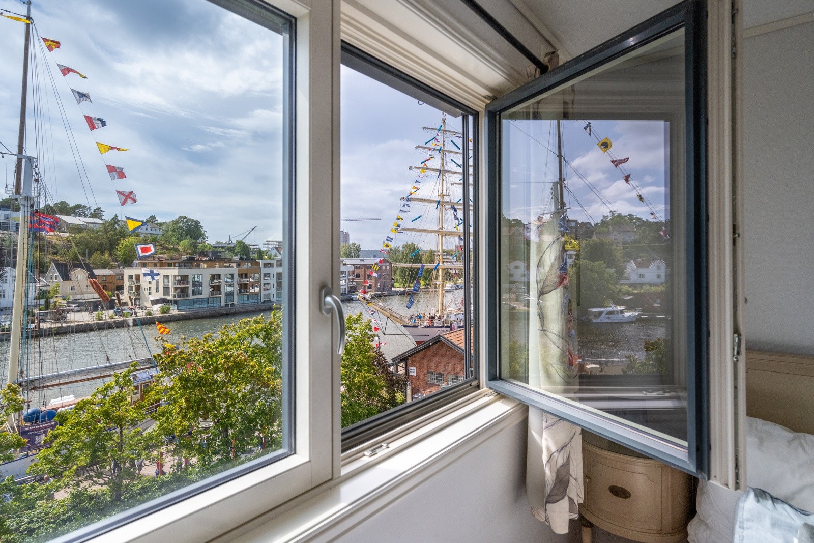 Fint utsikt fra soveromsvinduene Galleribilde