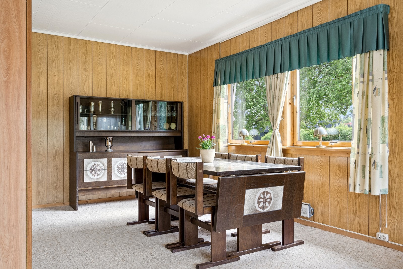 Plass til stor spisegruppe. Galleribilde