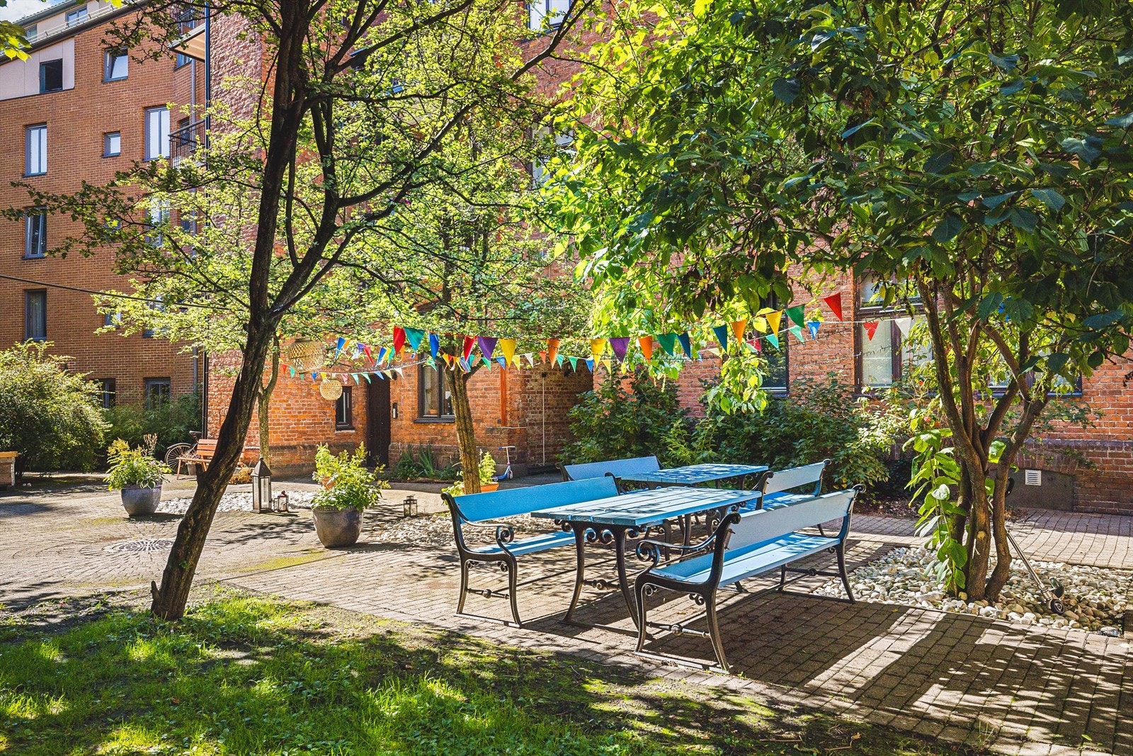 Nydelig bakgård Galleribilde