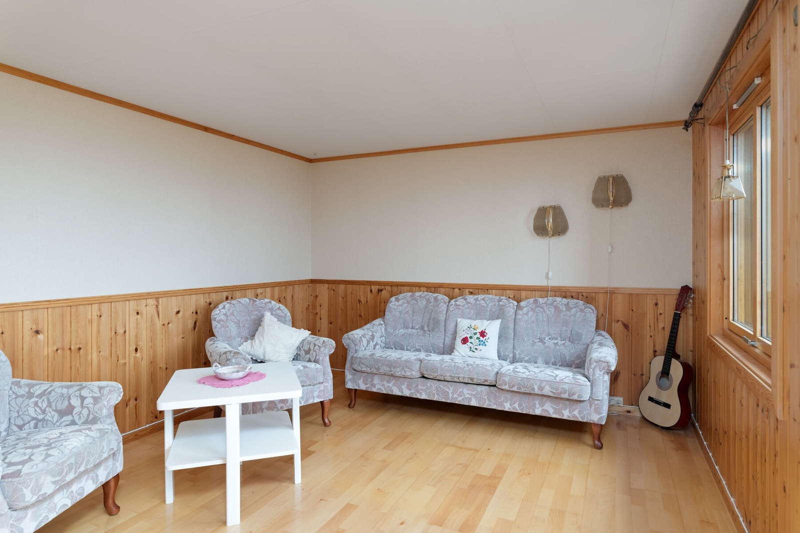 Trivelig stue med flere møbleringsmuligheter. Galleribilde