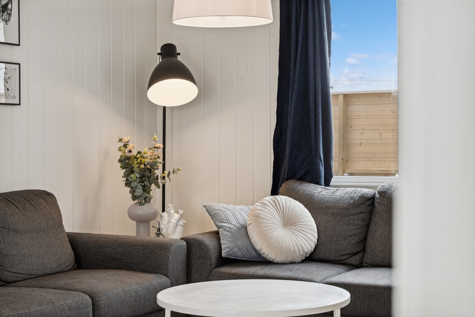 Det er varmepumpe som gir stabil varme hele året. Galleribilde