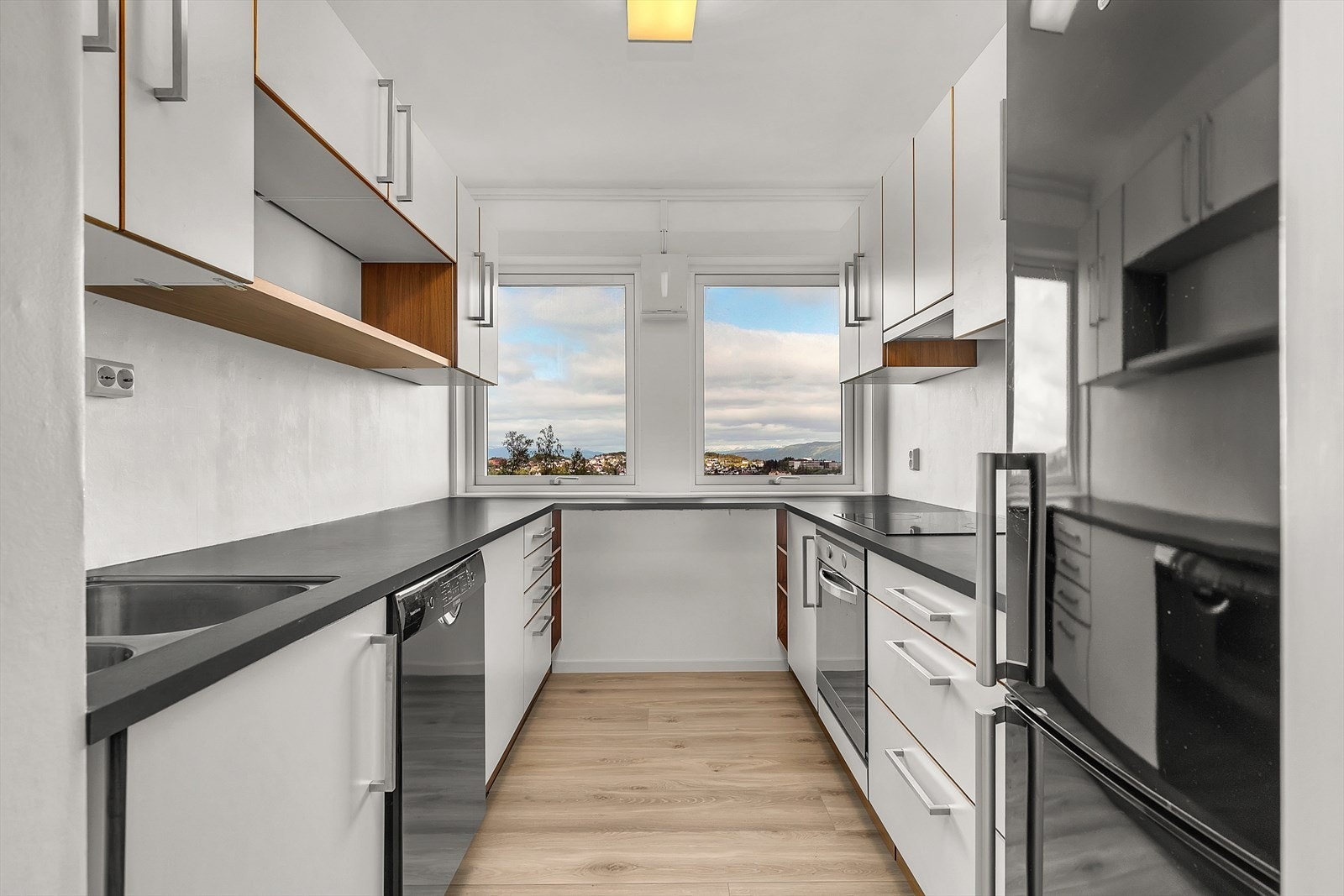 Kjøkkeninnredning av normalt god standard. Galleribilde