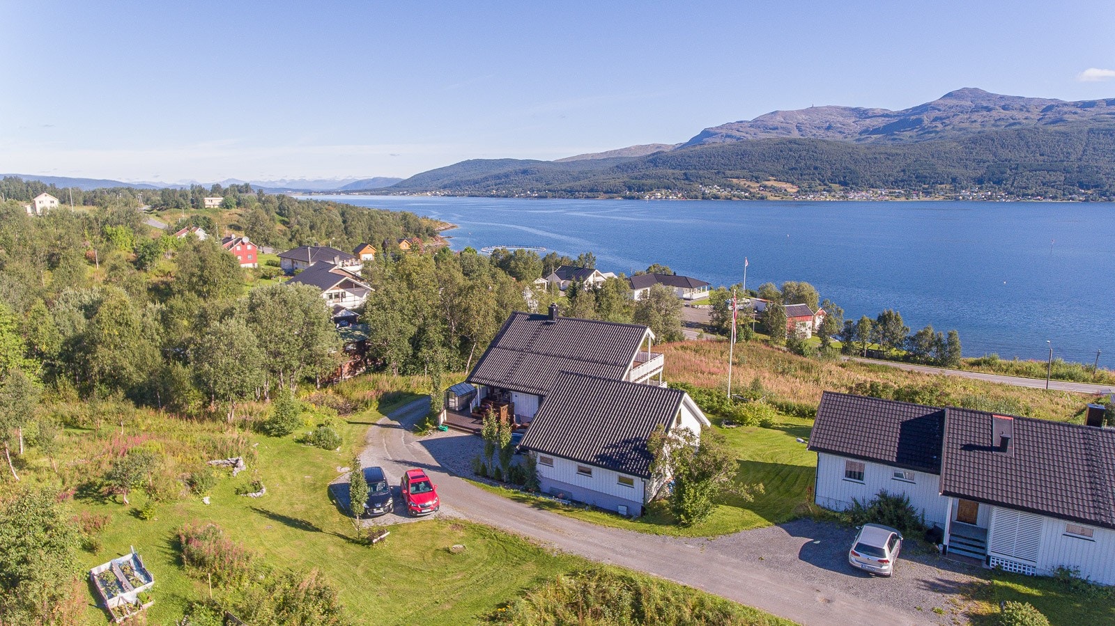 Fantastisk utsikt over Gisundet og mot Trollvika. Galleribilde