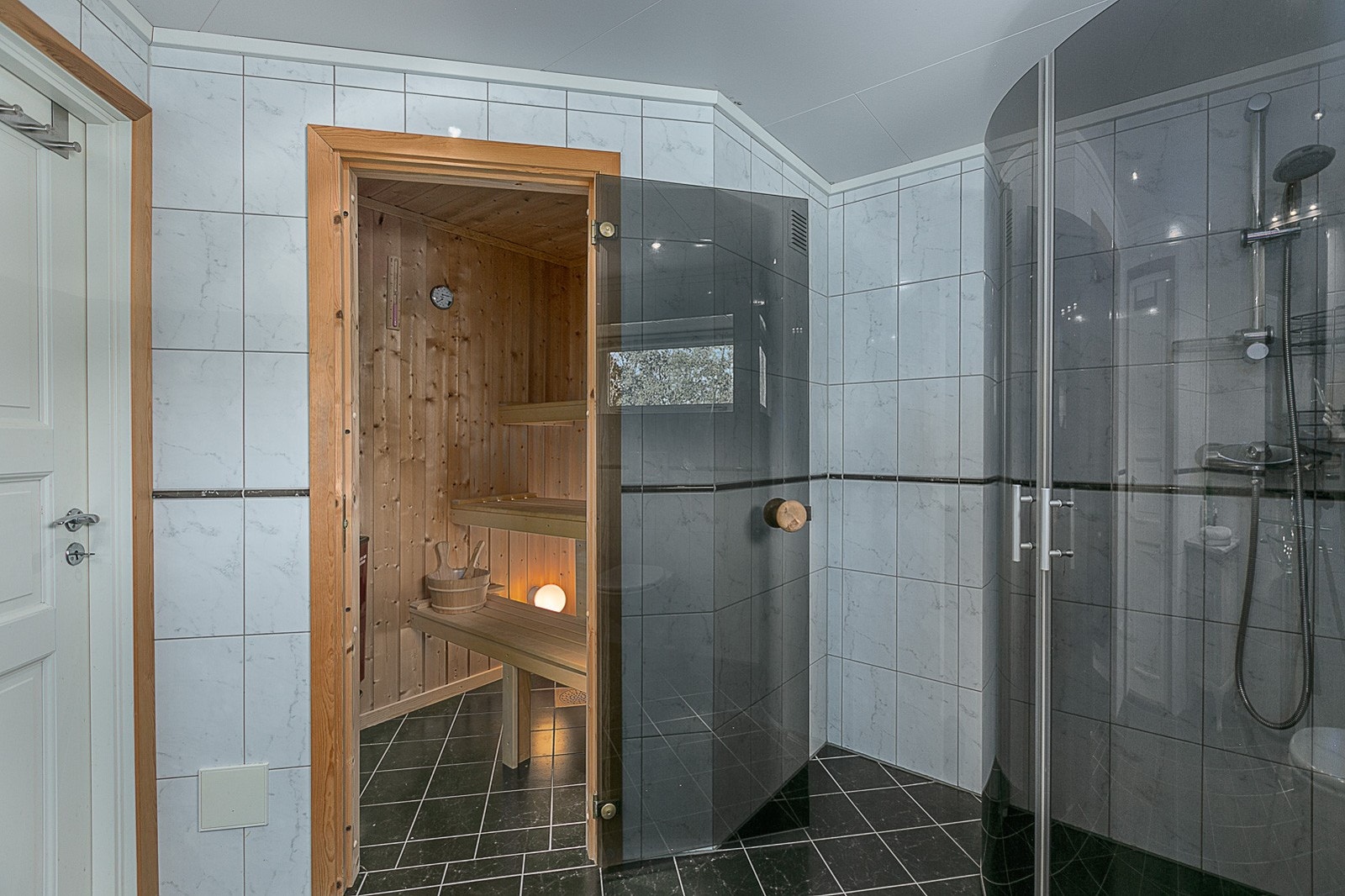 Badstue i tilknytning til bad. Galleribilde