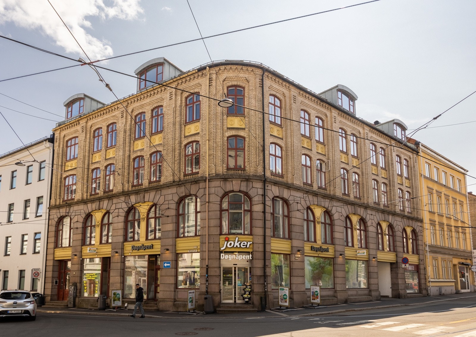 Fasade | Sameiet består av 28 seksjoner. Galleribilde