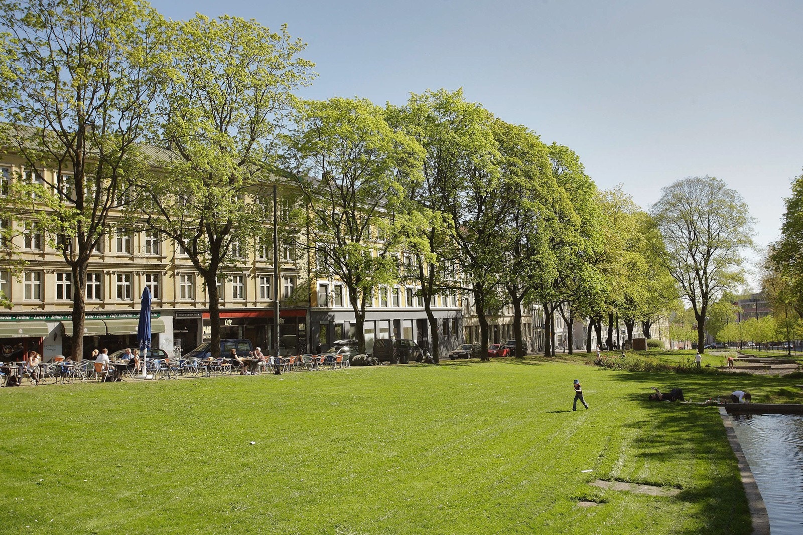 Det finnes også en 24 timers åpen dagligvarebutikk i umiddelbar nærhet. Galleribilde