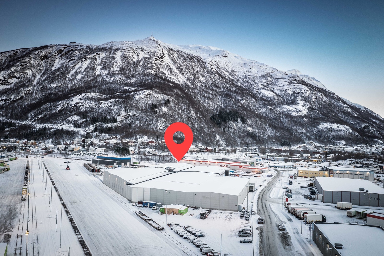 Knutepunkt med tanke på logistikk, togforbindelse og kaianlegg i området Galleribilde
